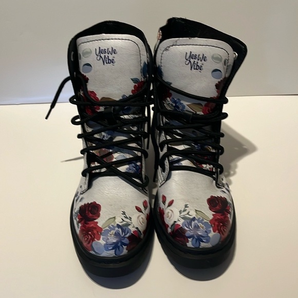 Floral Combat Boots - Picture 5 of 6
